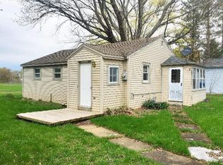 50 1/2 Chestnut St, Fredonia, NY 14063