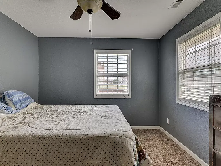 2121 Virginia Ave — Photo 15