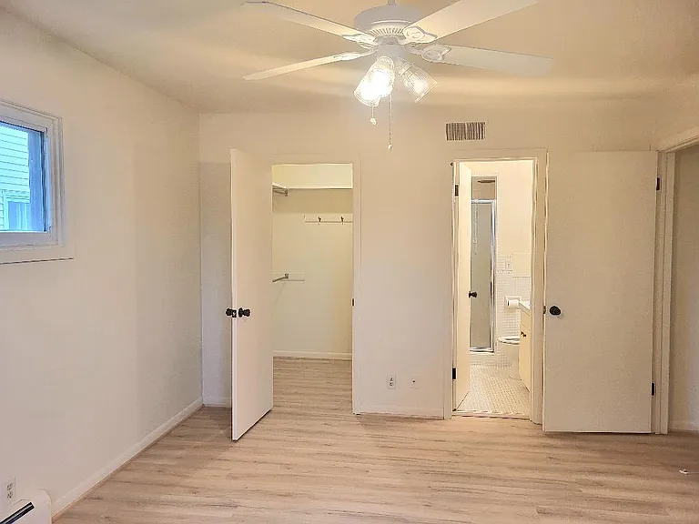 1919 3rd Ave NE #1 — Photo 2