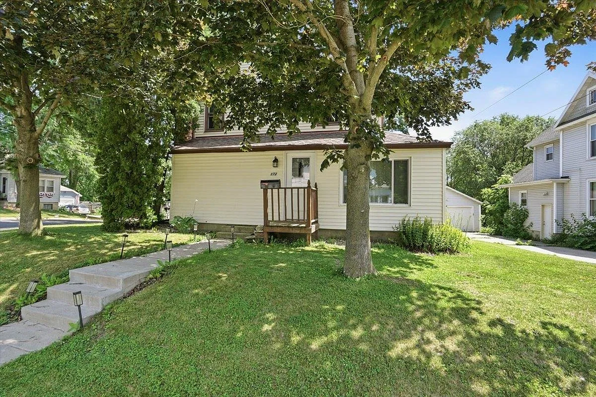 3 bed, 1799 sqft, $2,000 — Photo 2