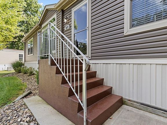 2nd image of 329 Laurel Dr