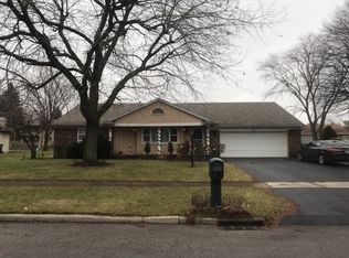 416 Hertford Ct, Maumee, OH 43537
