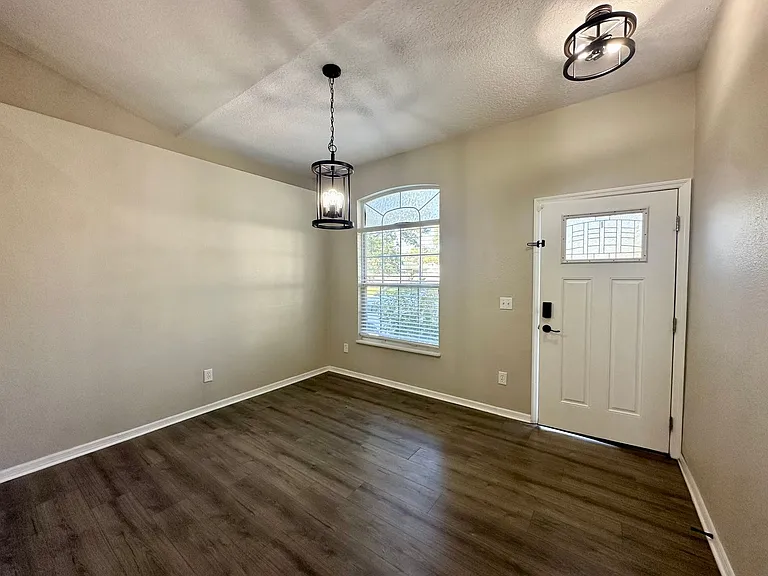 1559 Irishwood Ct — Photo 7