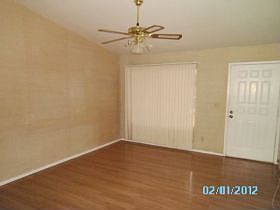 4th image of 2312 E Flossmoor Cir