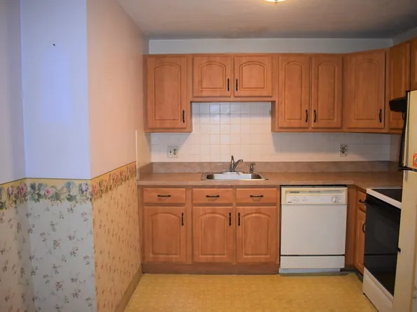 800 County Street 3 #8, Taunton, MA 02780