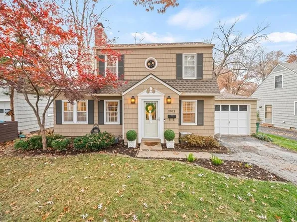 2812 W 49th Ter, Westwood, KS 66205