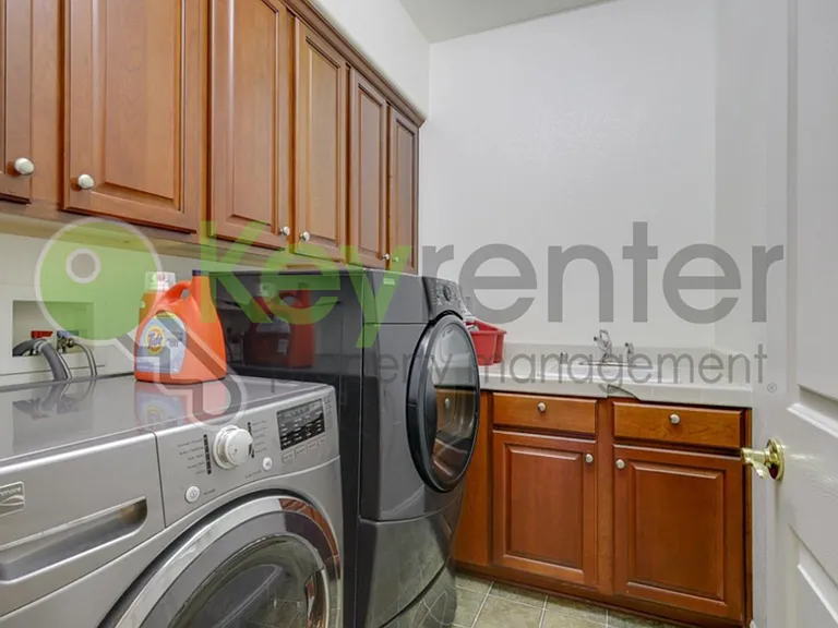 208 Otter Glen Ct — Photo 42