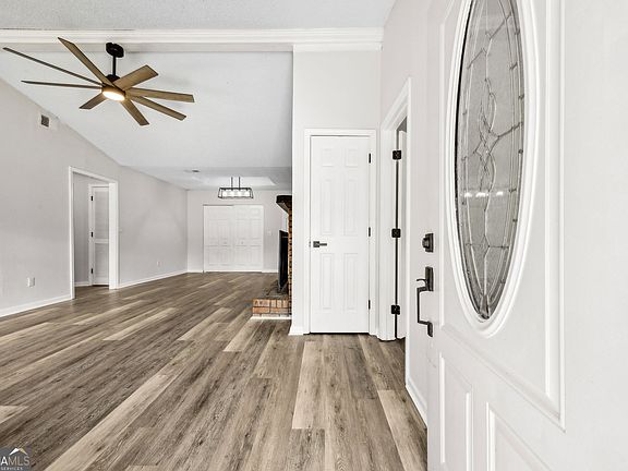 4th image of 106 Meadow Ct