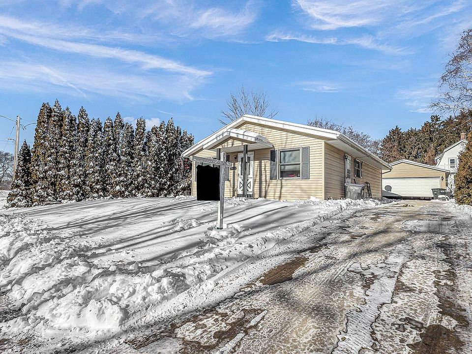 1st image of 2616 Camelot BOULEVARD