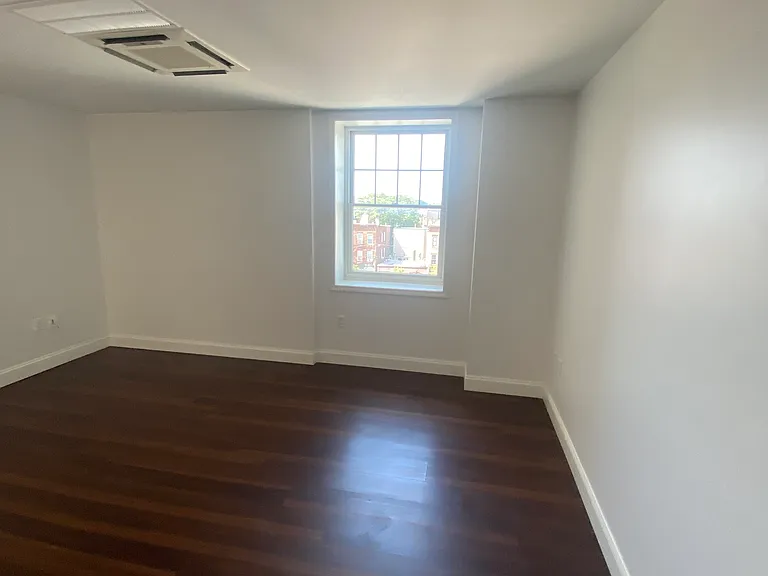 3100 Bergenline Ave #402 — Photo 33