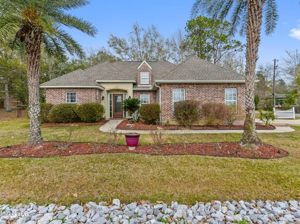 67183 Diamondhead Dr E, Diamondhead, MS 39525