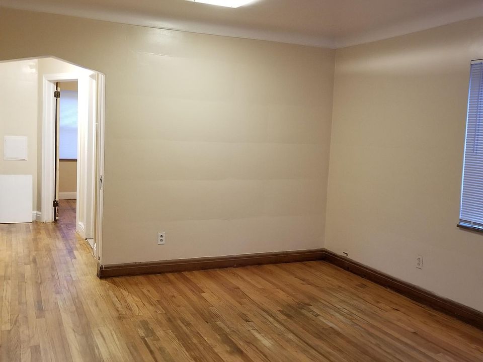 2nd image of 9900 Winthrop St