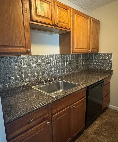 506 Mystic Dr #B — Photo 11