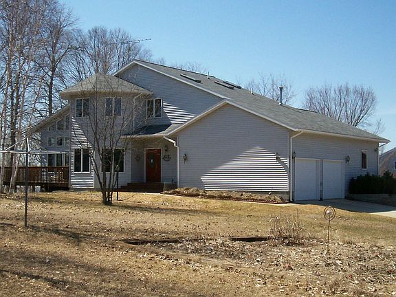 side view of lakehome