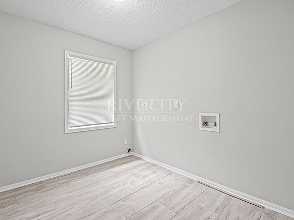 5th image of 3801 Blue Jay Rd