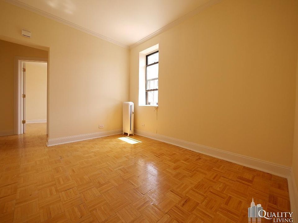 1st image of 300 E 5th St APT 17