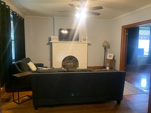 3rd image of 3813 Staunton Ave SE APT A