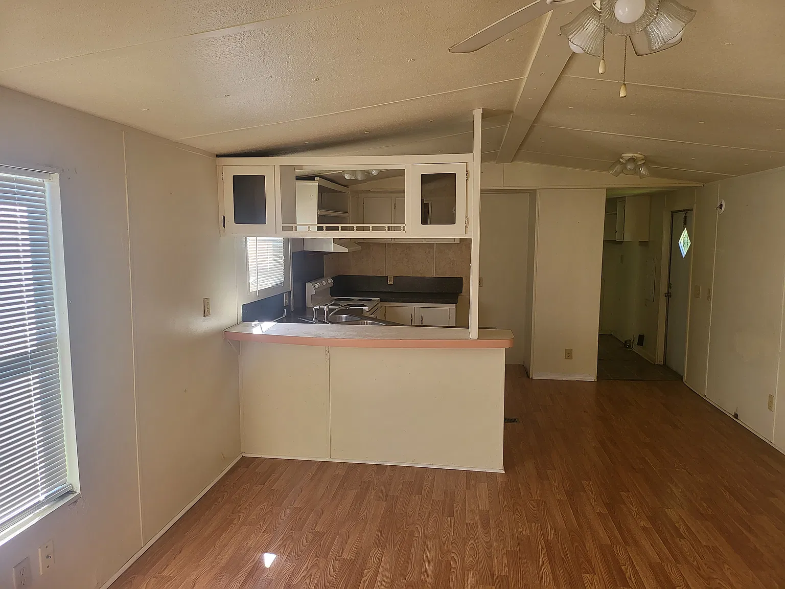 2 bed, 1200 sqft, $700 — Photo 2