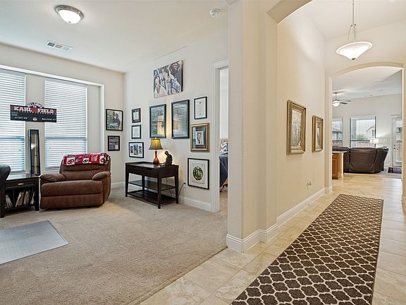 3rd image of 2810 Green Circle Dr