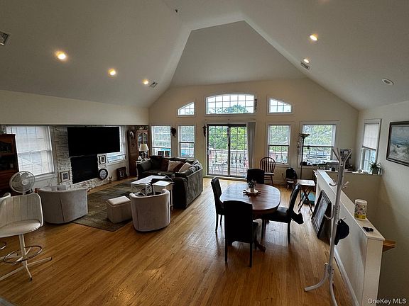 3rd image of 621 E Olive St #2