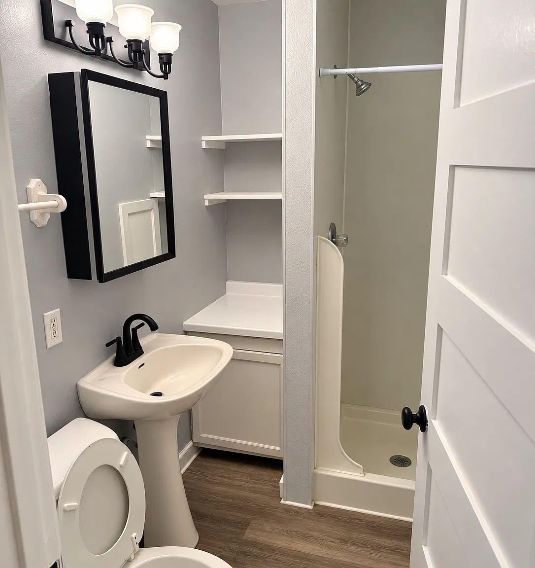 5 bed, $2,300 — Photo 3