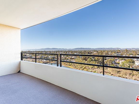 2nd image of 4316 Marina City Dr