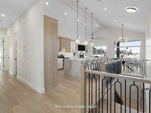 5th image of 290 E Muirfield Cres