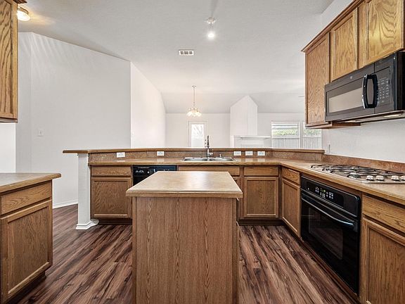 4th image of 9880 Wyndbrook Dr