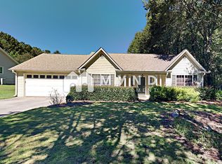 902 Century Oak Dr, Winder, GA 30680