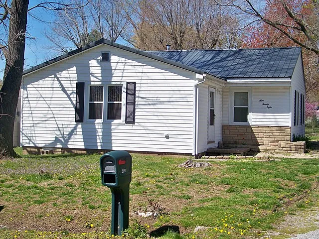 928 York Rd photo 1
