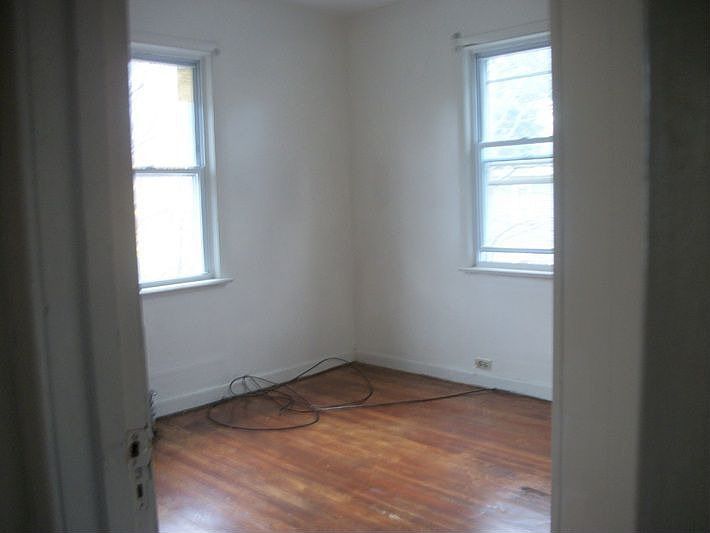 1st image of 9 Abbotsford Ave