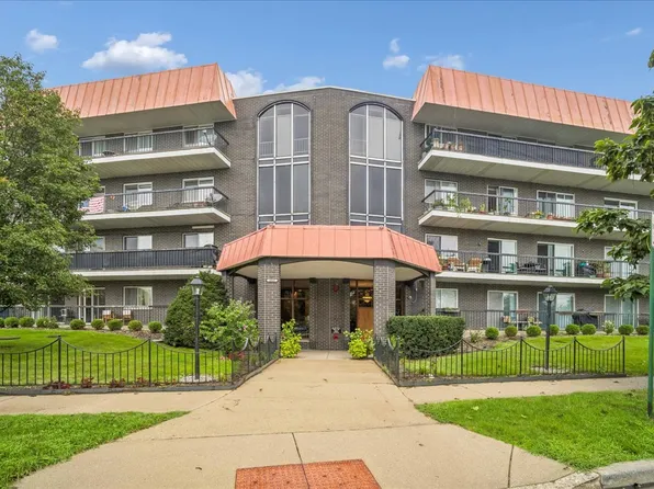 4840 Foster St APT 103, Skokie, IL 60077
