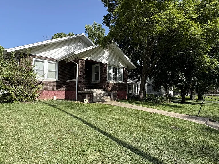 110 S College Ave — Photo 1