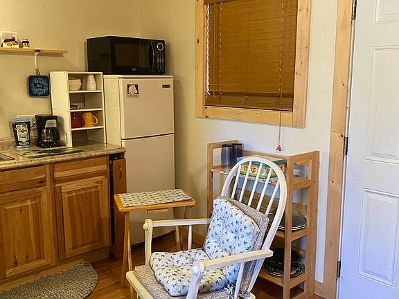 5th image of 4005 Cedar Ave Unit 4