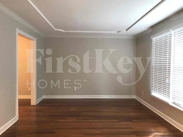 14805 S Wyandotte Dr — Photo 2