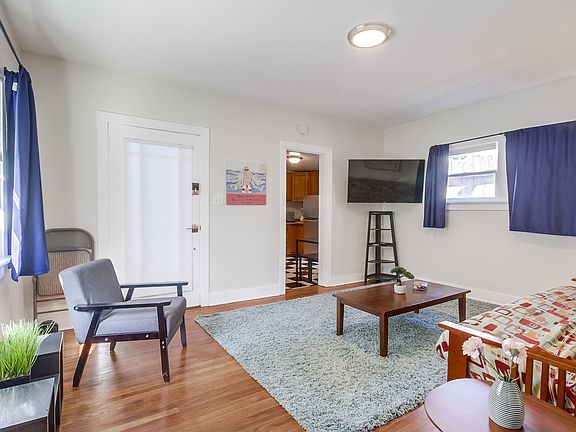 5th image of 555 20th St APT B