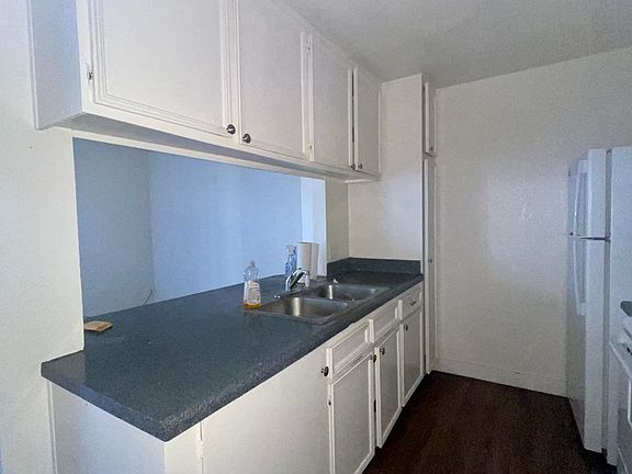 3rd image of 3825 47th St APT 2