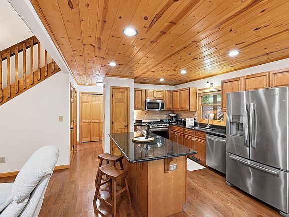 5th image of 161 Arbor Way