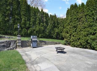 37 Oneida St, Johnston, RI 02919