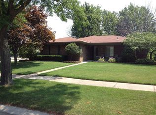 35774 Maureen Dr, Sterling Heights, MI 48310
