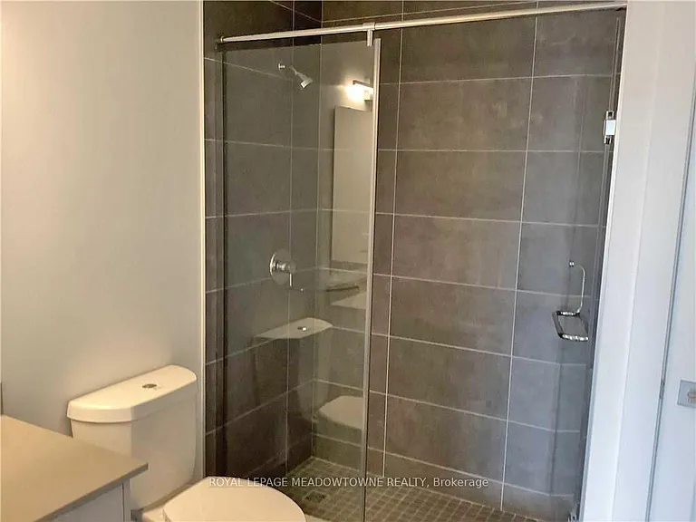 15 Glebe St E #1304 — Photo 11