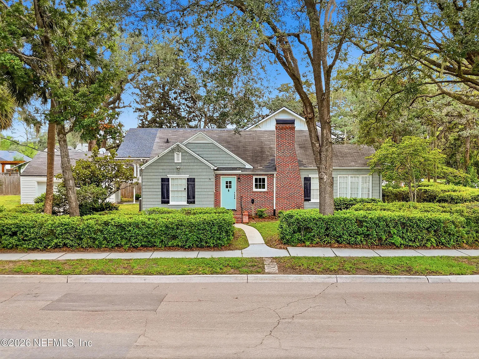 2 bed, 1.0 bath, 1328 sqft, $2,800 — Photo 1
