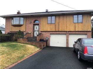 10 Craig Rd, Islip Terrace, NY 11752