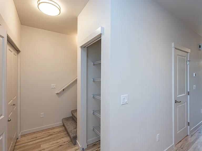 334 9th Ave SE #B-7 — Photo 10