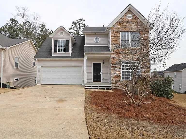 102 Providence Dr — Photo 1