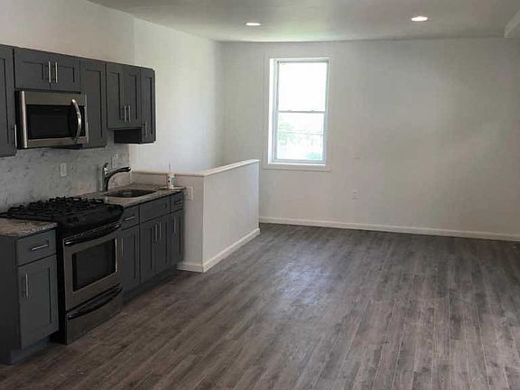 3rd image of 4906 N Marvine St