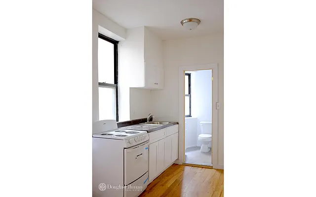 Rented by Douglas Elliman | media 8