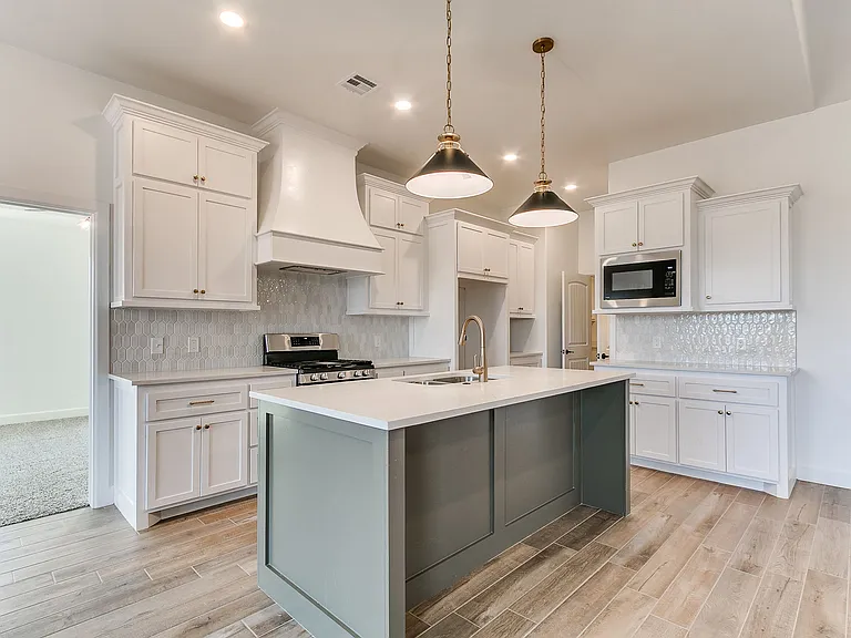 1901 Hollow Crest Ct — Photo 18