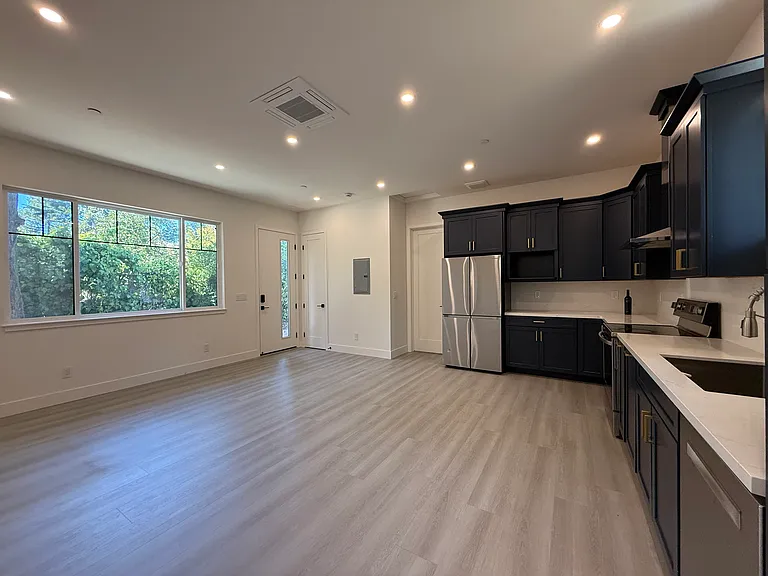 812 Nash Rd #A — Photo 3