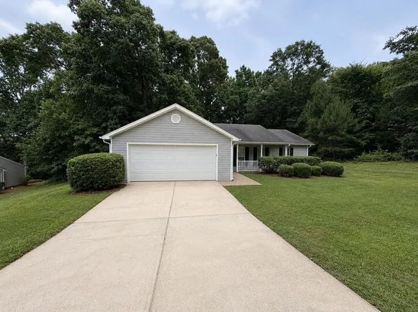 211 Ravenwood Ct, Bethlehem, GA 30620